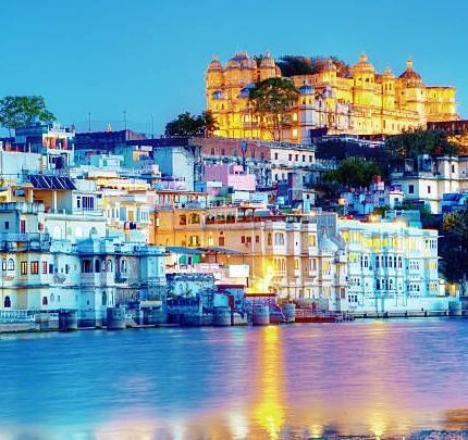rajasthan-india-udaipur-fortress-by-night-2
